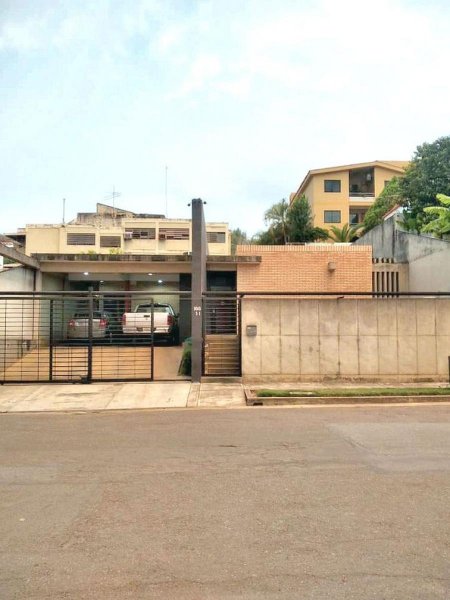 Foto Casa en Venta en Los Nísperos, Valencia, Carabobo - U$D 168.000 - CAV170319 - BienesOnLine