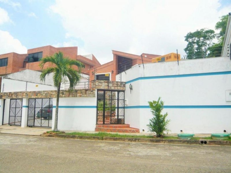 Foto Casa en Venta en Altos de guataparo, Valencia, Carabobo - U$D 400.000 - CAV152846 - BienesOnLine