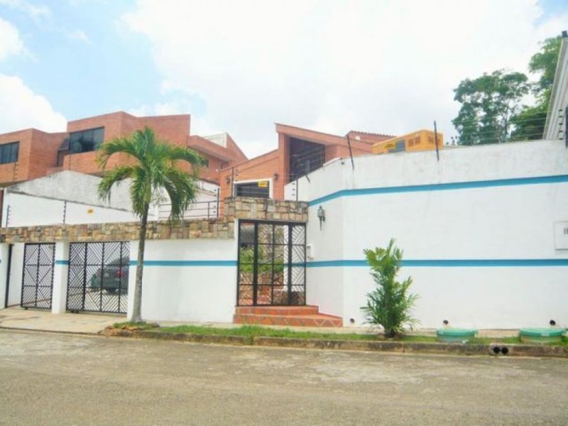 Foto Casa en Venta en Altos de Guataparo, Valencia, Carabobo - U$D 400.000 - CAV163815 - BienesOnLine