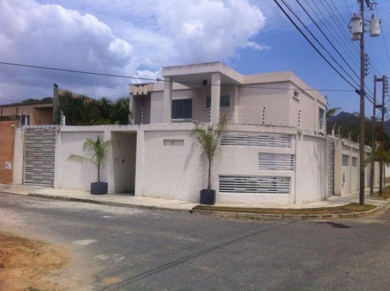 Foto Casa en Venta en Chalet Country, San Diego, Carabobo - U$D 350.000 - CAV140211 - BienesOnLine