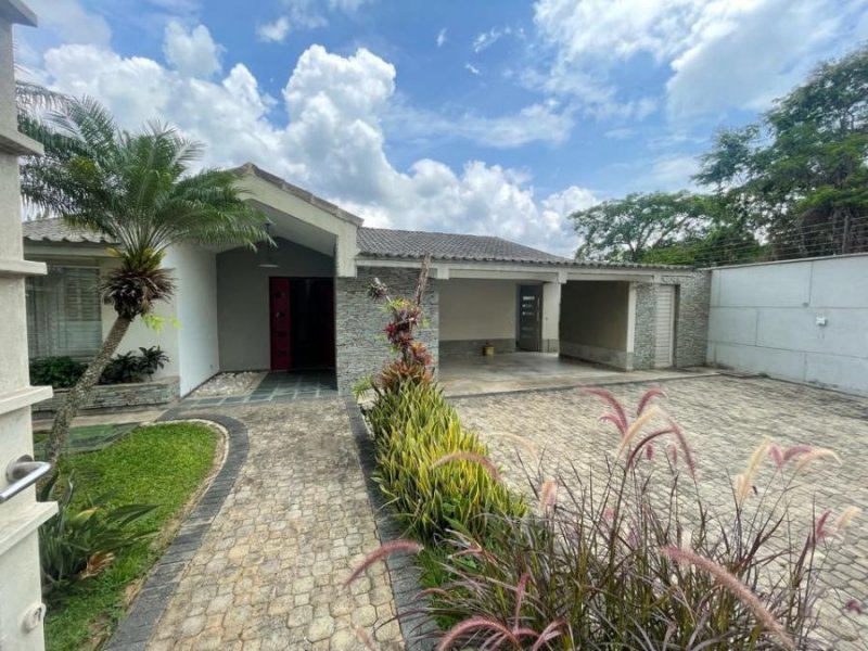 Foto Casa en Venta en Valencia, Valencia, Carabobo - U$D 300.000 - CAV233915 - BienesOnLine