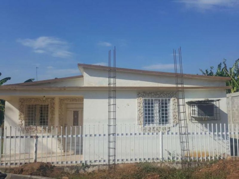 Foto Casa en Venta en Barrio Falcon, Carretera N, Ciudad Ojeda, Ciudad Ojeda, Zulia - CAV105584 - BienesOnLine