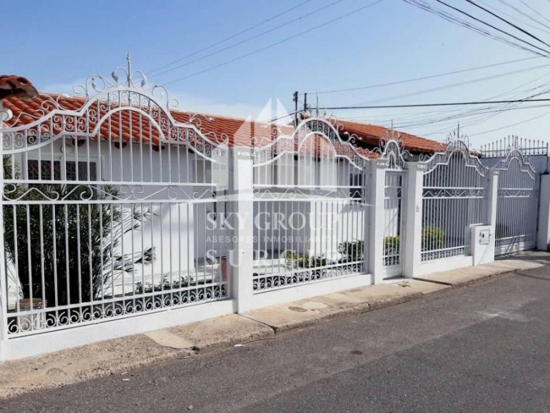 Foto Casa en Venta en Carirubana, Punto Fijo, Falcón - U$D 32.000 - CAV191617 - BienesOnLine