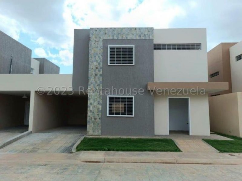 Foto Casa en Venta en Avenida Independencia, Coro, Falcón - U$D 48.000 - CAV228423 - BienesOnLine