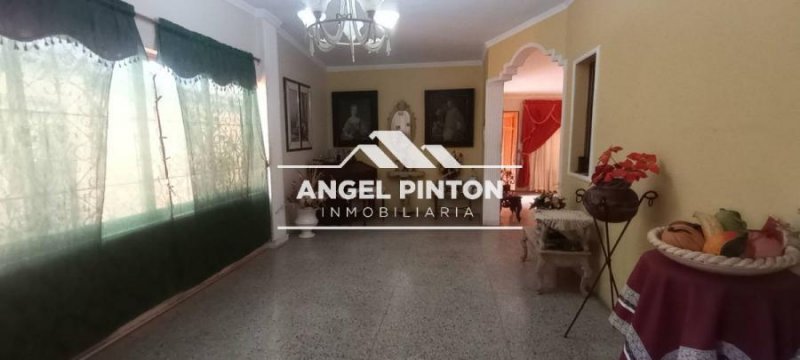 Foto Casa en Venta en Maracaibo, Zulia - U$D 25.000 - CAV241293 - BienesOnLine