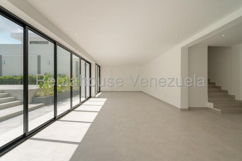 Foto Casa en Venta en el cafetal, Caracas, Distrito Federal - U$D 595.000 - CAV250330 - BienesOnLine