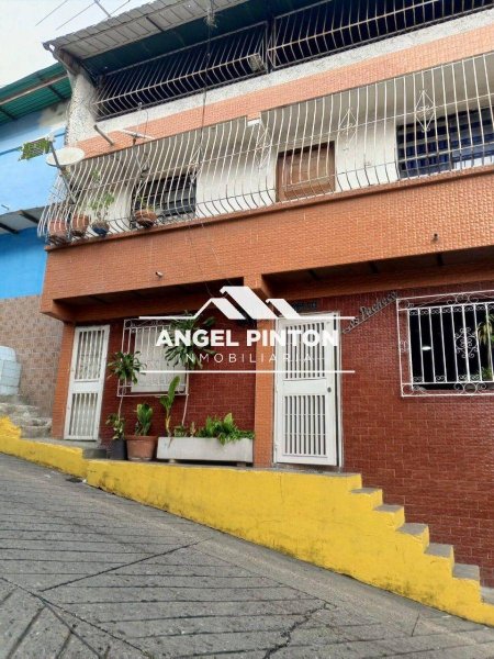 Foto Casa en Venta en Caracas, Distrito Federal - U$D 39.000 - CAV246922 - BienesOnLine