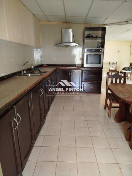 CASA EN VENTA EN ALTOS DEL SOL AMADO MARACAIBO API 212121