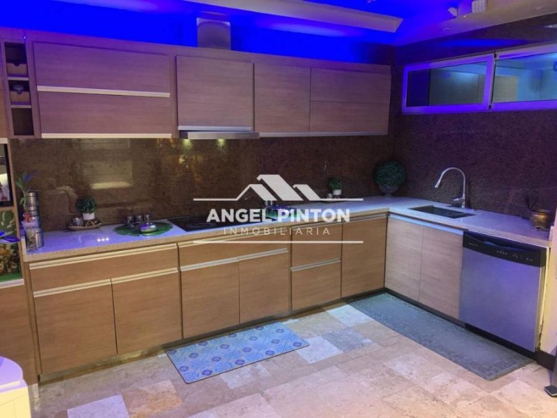 CASA EN VENTA EN CABO NORTE ISLA DORADA MARACAIBO API 67833