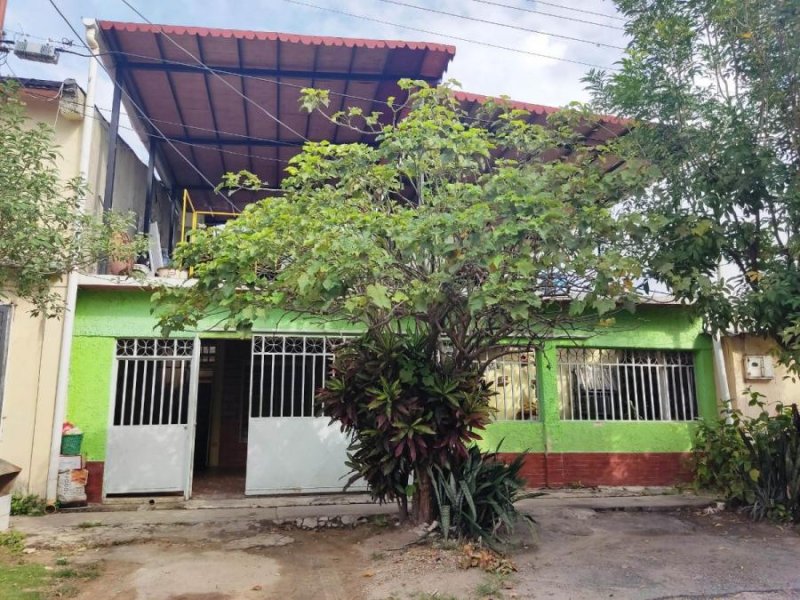 Foto Casa en Venta en Maracay, Aragua - U$D 20.000 - CAV162495 - BienesOnLine