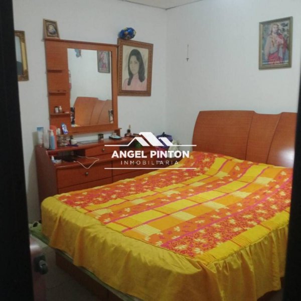 Foto Casa en Venta en Caracas, Distrito Federal - U$D 13.000 - CAV245095 - BienesOnLine