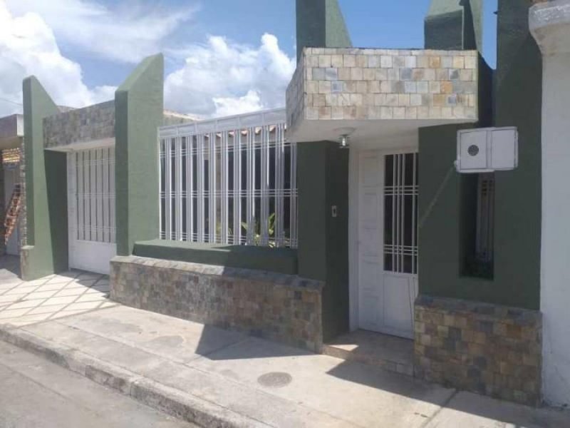 Foto Casa en Venta en EL BOSQUE, Valencia, Carabobo - U$D 25.000 - CAV144409 - BienesOnLine