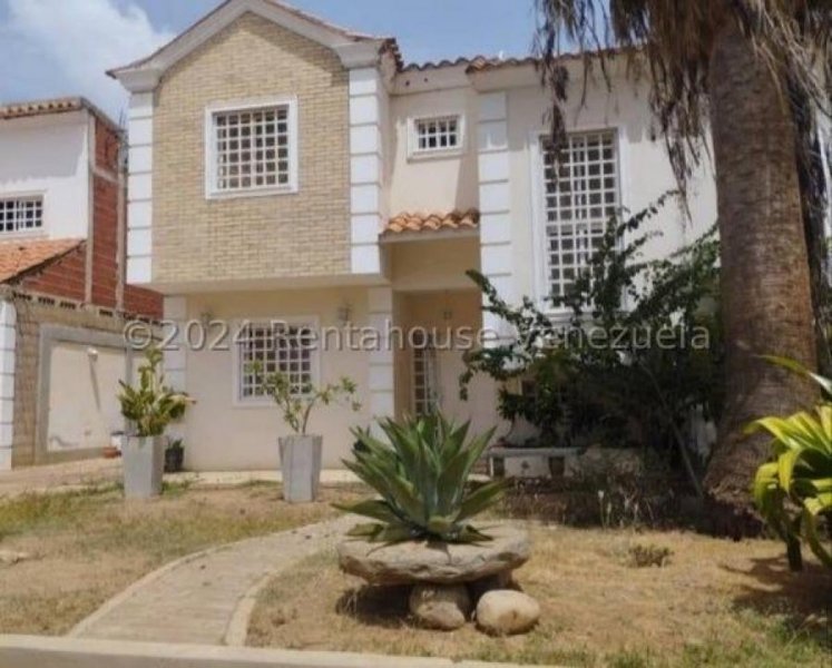 Foto Casa en Venta en Coro, Falcón - U$D 180.000 - CAV232072 - BienesOnLine