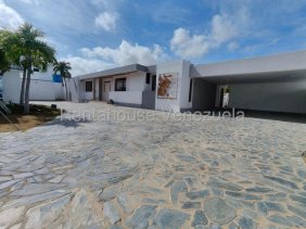 Casa en Venta en Judibana Punto Fijo MLS #26-138 GR