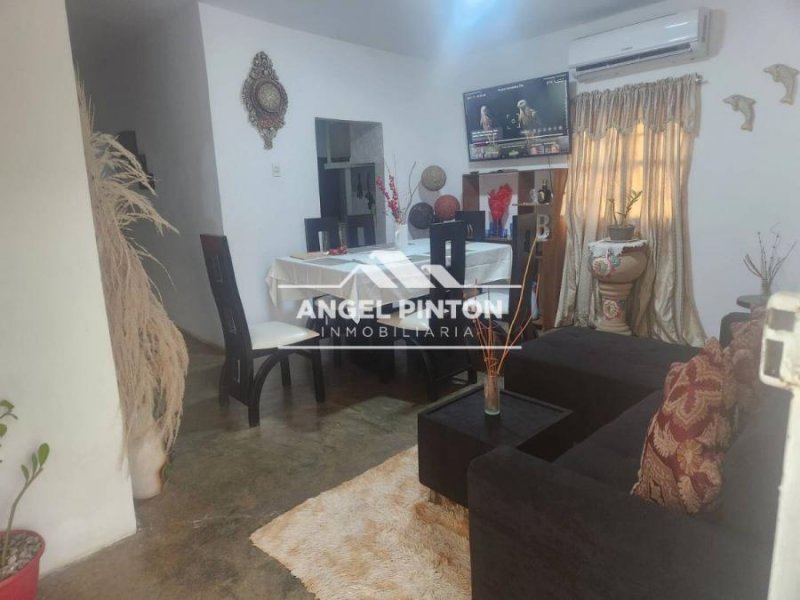 CASA EN VENTA EN LA ARREAGA MARACAIBO API 71021