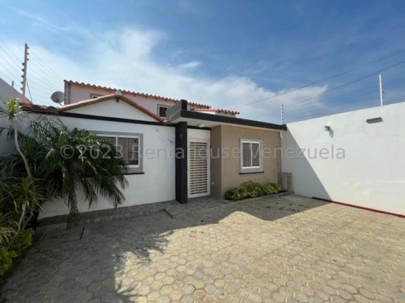 Foto Casa en Venta en Puerta Maraven, Punto Fijo, Falcón - U$D 30.000 - CAV223914 - BienesOnLine