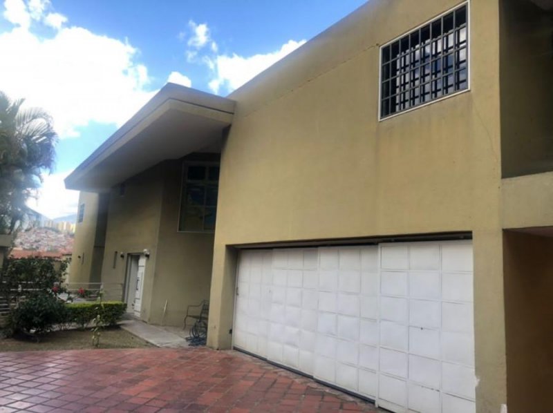 Foto Casa en Venta en baruta, baruta, Miranda - U$D 400.000 - CAV178285 - BienesOnLine