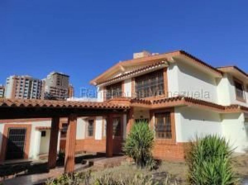 Foto Casa en Venta en La trigaleña, Valencia, Carabobo - U$D 400.000 - CAV147702 - BienesOnLine