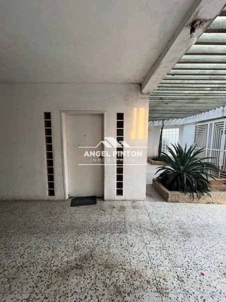 CASA EN VENTA EN LAS LOMAS MARACAIBO API 69478 JANETTE PEREZ