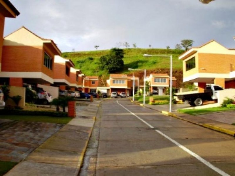 Foto Casa en Venta en Valencia, Carabobo - U$D 325.000 - CAV96908 - BienesOnLine