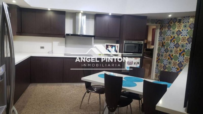 Foto Casa en Venta en Maracaibo, Zulia - U$D 230.000 - CAV245456 - BienesOnLine