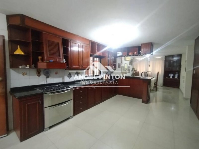 CASA EN VENTA EN MONTE BELLO MARACAIBO API 70999