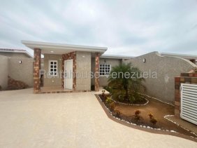 Casa en Venta en  Punto Fijo, Falcón