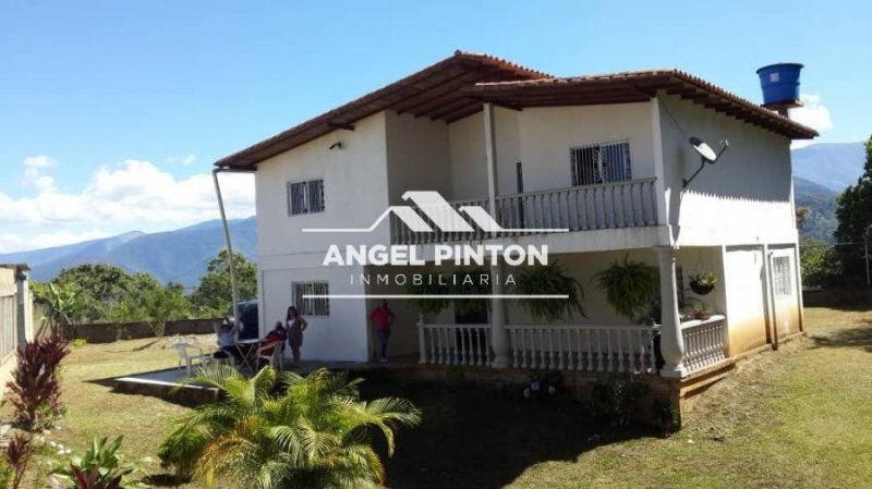 CASA EN VENTA EN SABANETA ALTA EN TRUJILLO API 4500