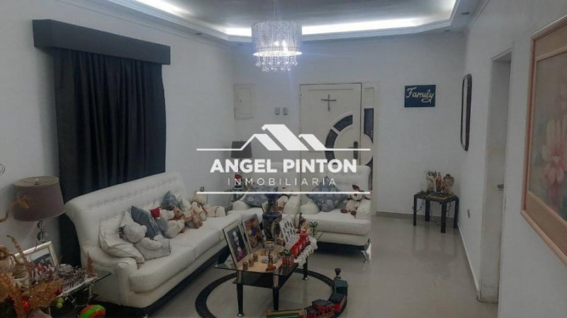 Foto Casa en Venta en Maracaibo, Zulia - U$D 48.000 - CAV242861 - BienesOnLine