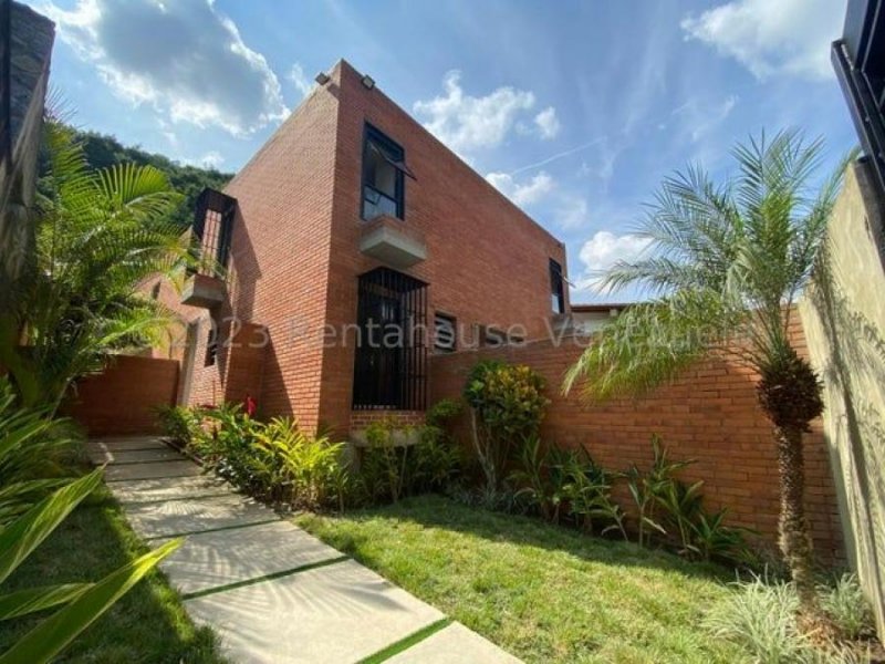 Foto Casa en Venta en Baruta, Caracas, Distrito Federal - U$D 360.000 - CAV208476 - BienesOnLine