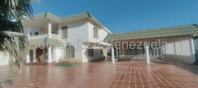 Casa en Venta en  Punto Fijo, Falcón