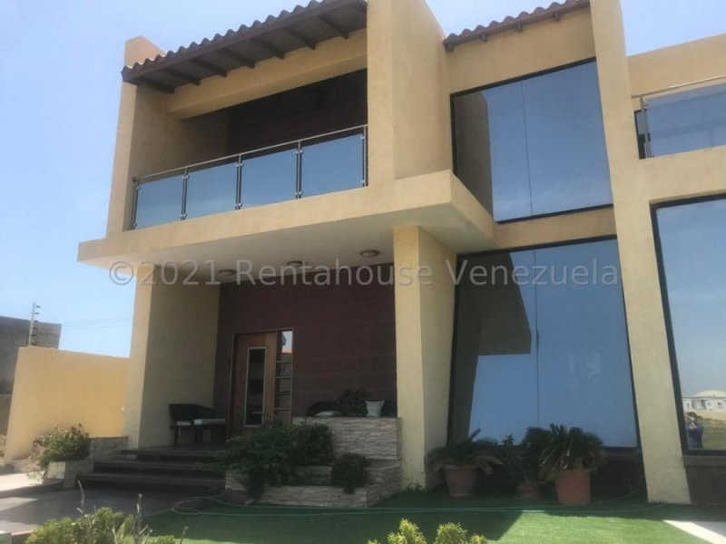 Foto Casa en Venta en Punto Fijo, Falcón - U$D 350.000 - CAV235342 - BienesOnLine