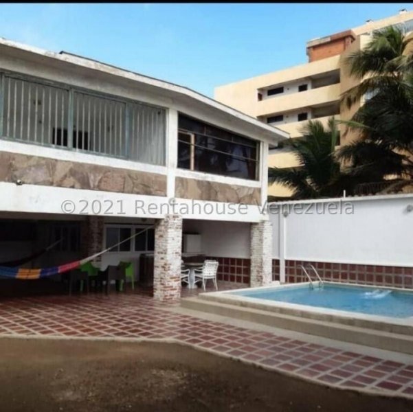 Casa en Venta en Tucacas, Falcon MLS #23-6363 GR