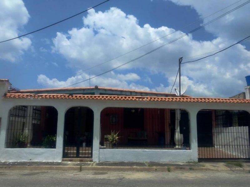 Foto Casa en Venta en MIGUEL PEÑA, Valencia, Carabobo - U$D 13.800 - CAV143709 - BienesOnLine