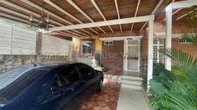 Casa en Venta en villa avila Guatire, Miranda