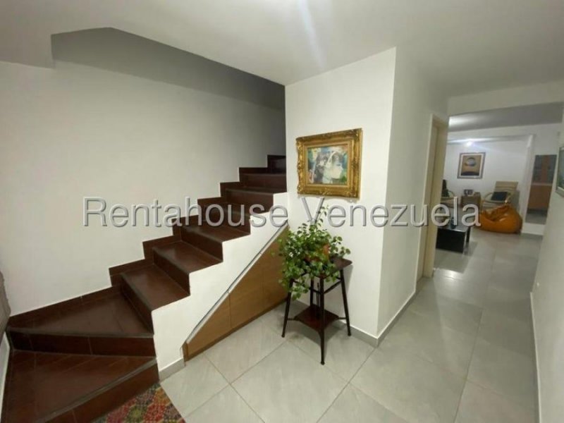 CASA EN VENTA ESTANCIA LAS MARGARITAS GUATIRE 25-7632