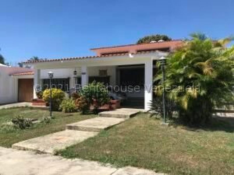 Foto Casa en Venta en guataparo country club valencia carabobo, Valencia, Carabobo - U$D 350.000 - CAV148855 - BienesOnLine