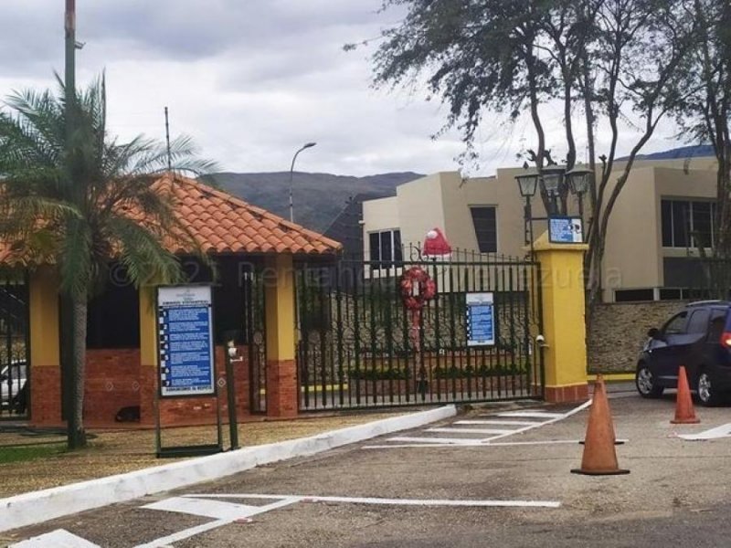 Foto Casa en Venta en Guataparo, Valencia, Carabobo - U$D 1.800.000 - CAV152856 - BienesOnLine