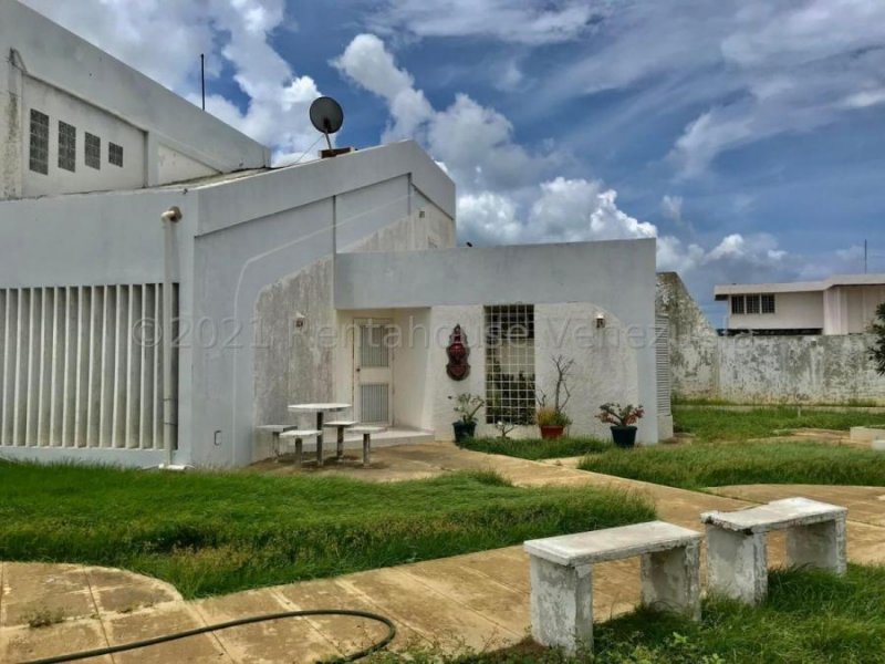 Foto Casa en Venta en Judibana, Falcón - U$D 350.000 - CAV197282 - BienesOnLine