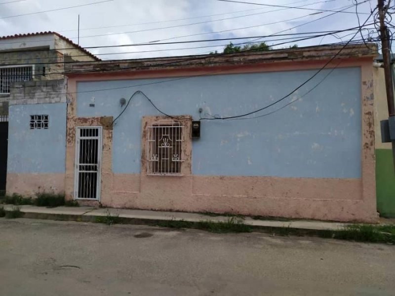 Foto Casa en Venta en La candelaria, Valencia, Carabobo - U$D 16.000 - CAV133741 - BienesOnLine