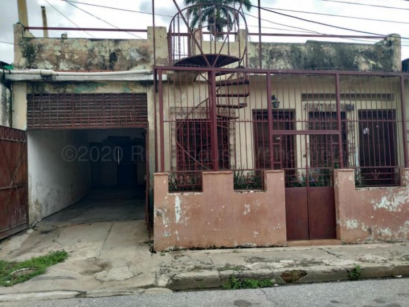 Foto Casa en Venta en La candelaria, Valencia, Carabobo - U$D 25.000 - CAV136091 - BienesOnLine