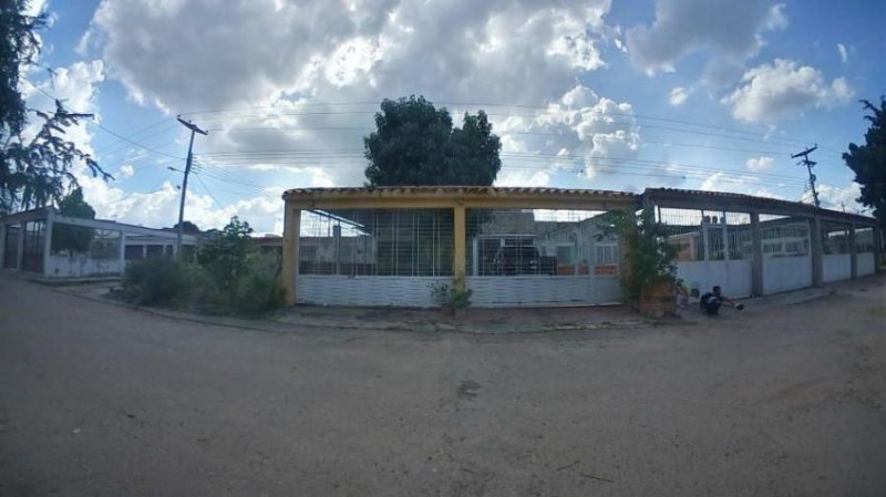 Foto Casa en Venta en La isabelica, Valencia, Carabobo - U$D 19.000 - CAV133754 - BienesOnLine