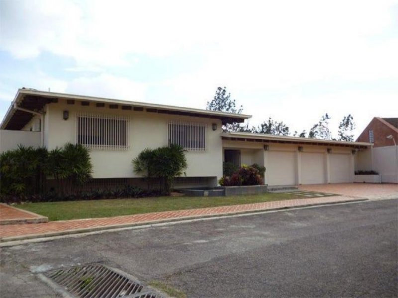 Casa en Venta La Lagunita Country Club - Caracas # 24-27839 G. 04143054662 / 04143247646