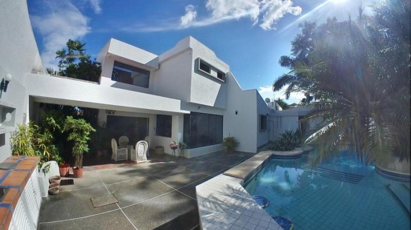 Foto Casa en Venta en La Viña Valencia  MLS20-23354 PRR  Rosangel Parrag, Carabobo - U$D 280.000 - CAV135193 - BienesOnLine