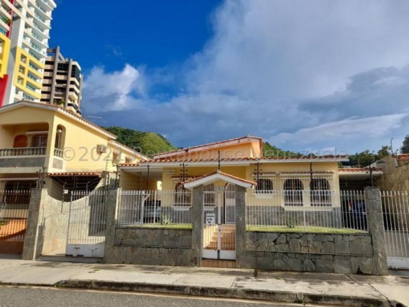 Foto Casa en Venta en Las chimeneas, Valencia, Carabobo - U$D 110.000 - CAV163100 - BienesOnLine