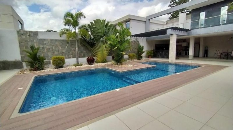 Foto Casa en Venta en Las Morochas I, San Diego, Carabobo - U$D 400.000 - CAV140210 - BienesOnLine