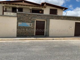 Casa en Venta Los Naranjos del Cafetal -  Caracas # 25-837 G. 04143054662 / 04143247646