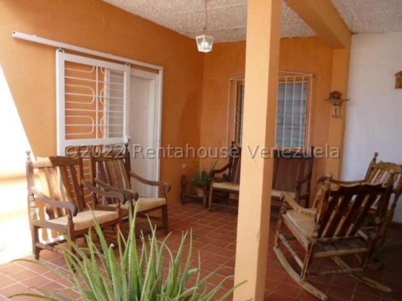 Foto Casa en Venta en Los Taques, Falcón - BsF 25.000 - CAV180996 - BienesOnLine