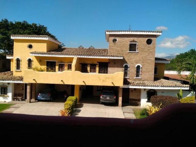 Foto Casa en Venta en Mañongo, Naguanagua, Carabobo - U$D 500.000 - CAV135214 - BienesOnLine