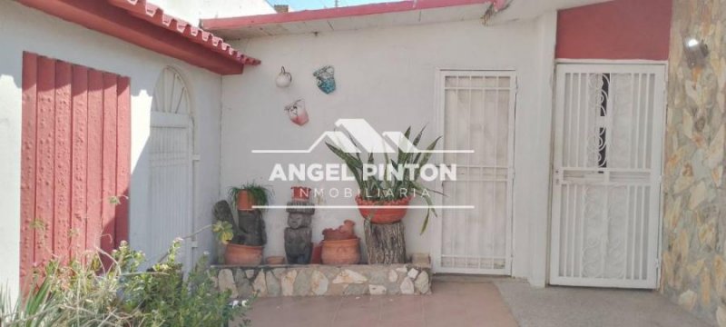 Foto Casa en Venta en Maracaibo, Zulia - U$D 13.500 - CAV215568 - BienesOnLine